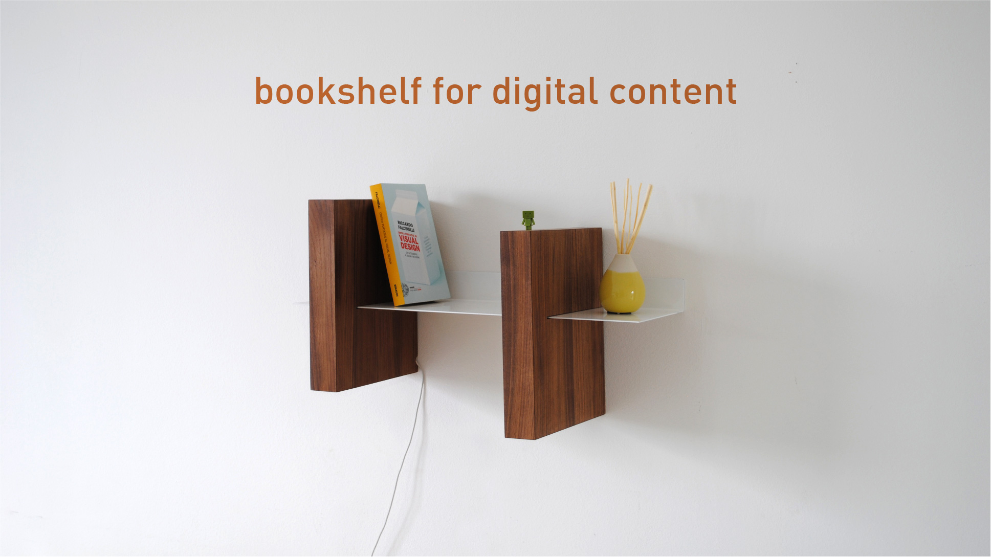 library image: shelf library for digital content